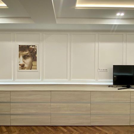 Modern Classic 2 Bedroom Apartment Near Most City Ντνιπροπετρόφσκ Εξωτερικό φωτογραφία